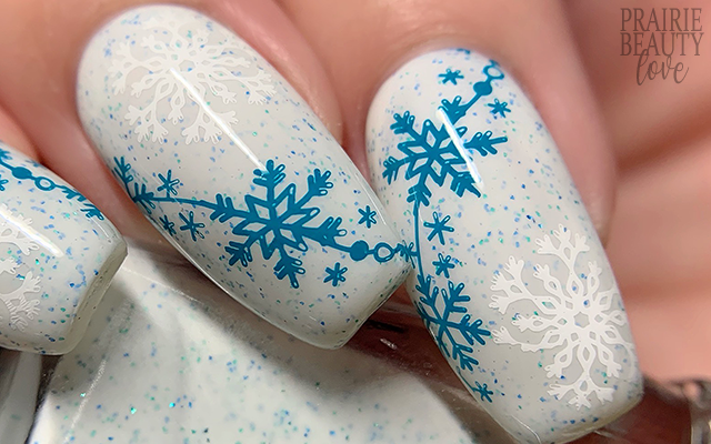 white snowflake nails