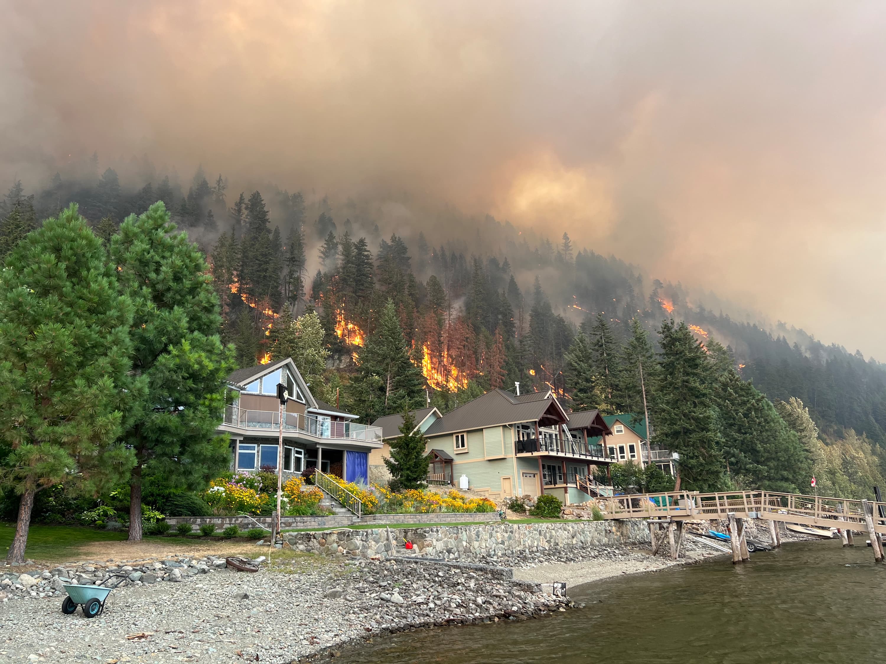 adams lake forest fire