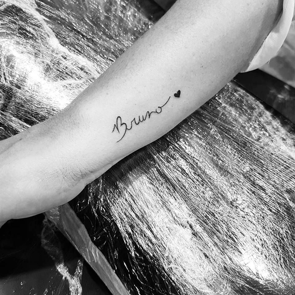 tatuaje con nombre pequeño