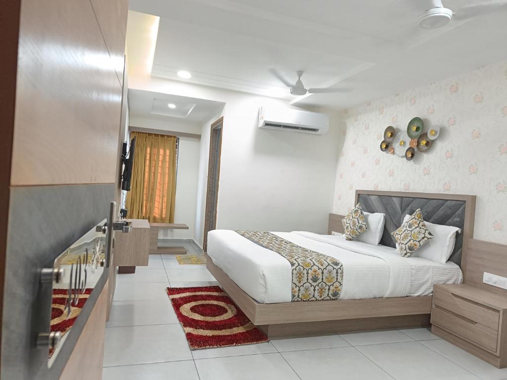 hotels in anand