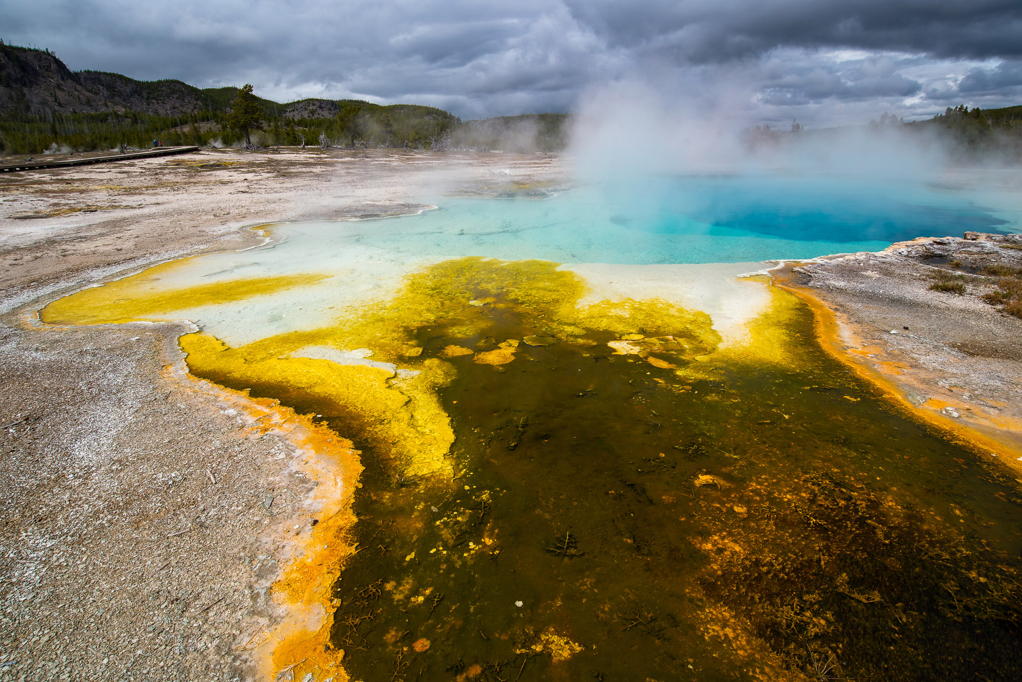 yellowstone fissure crack