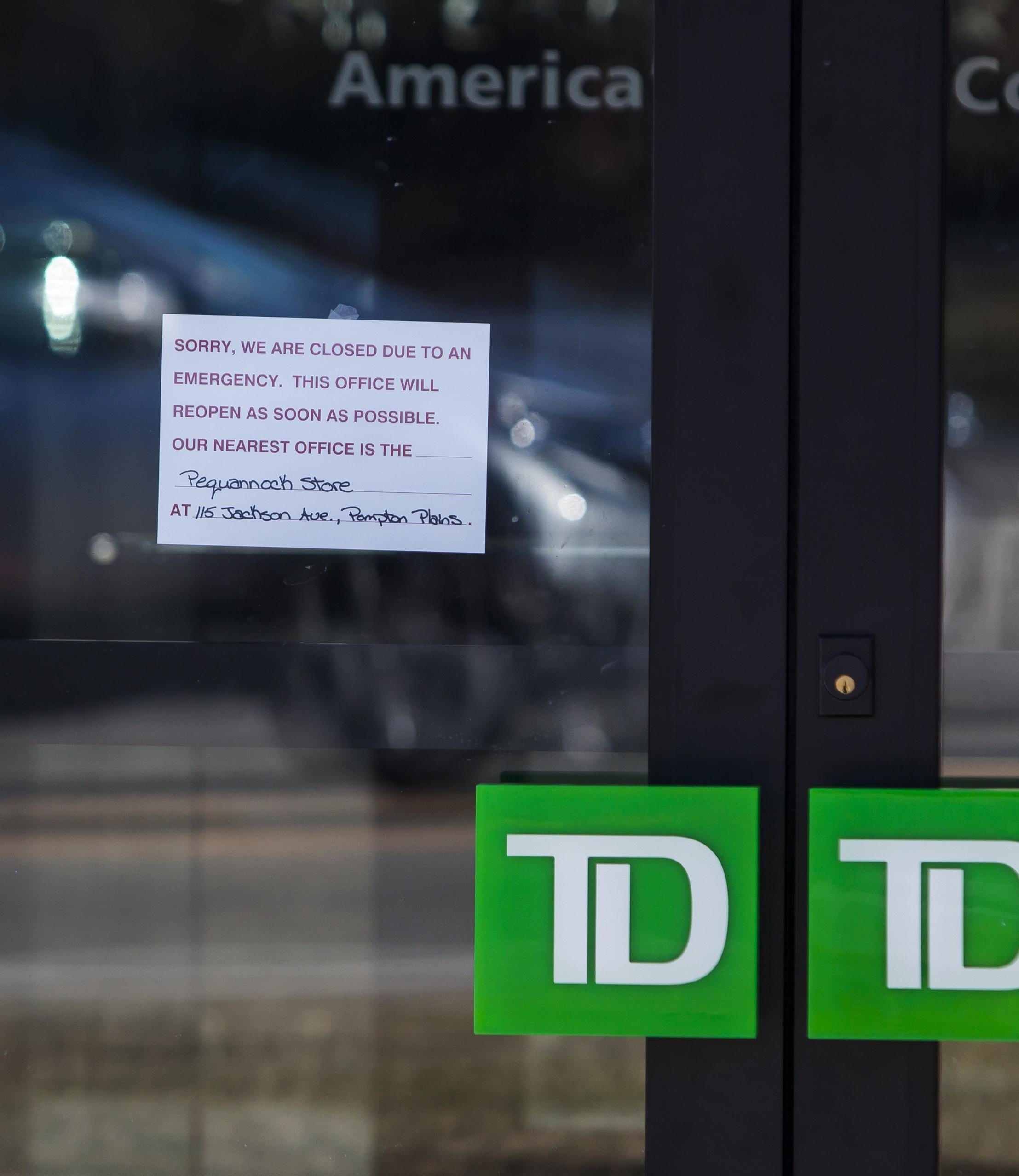 banking hours td bank