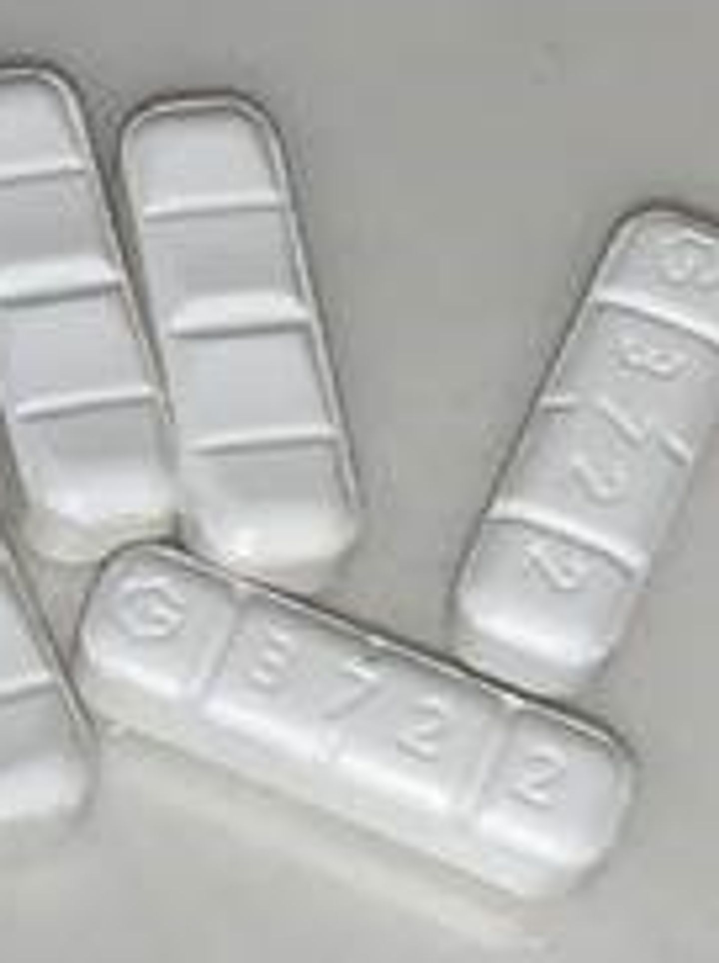 white bar pill g3722