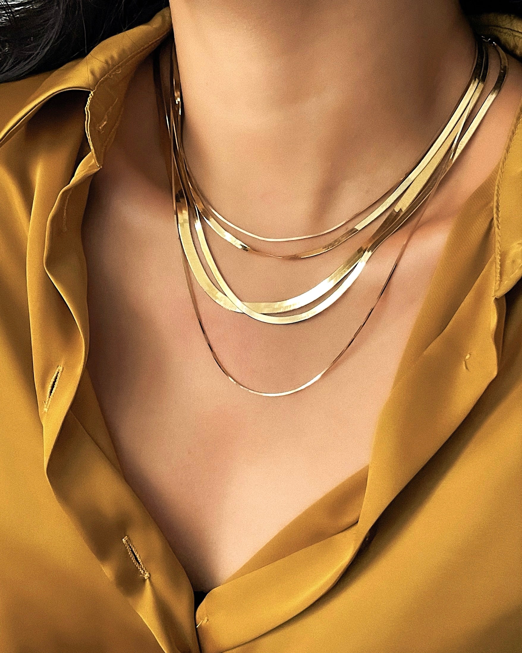 14 kt gold herringbone necklace