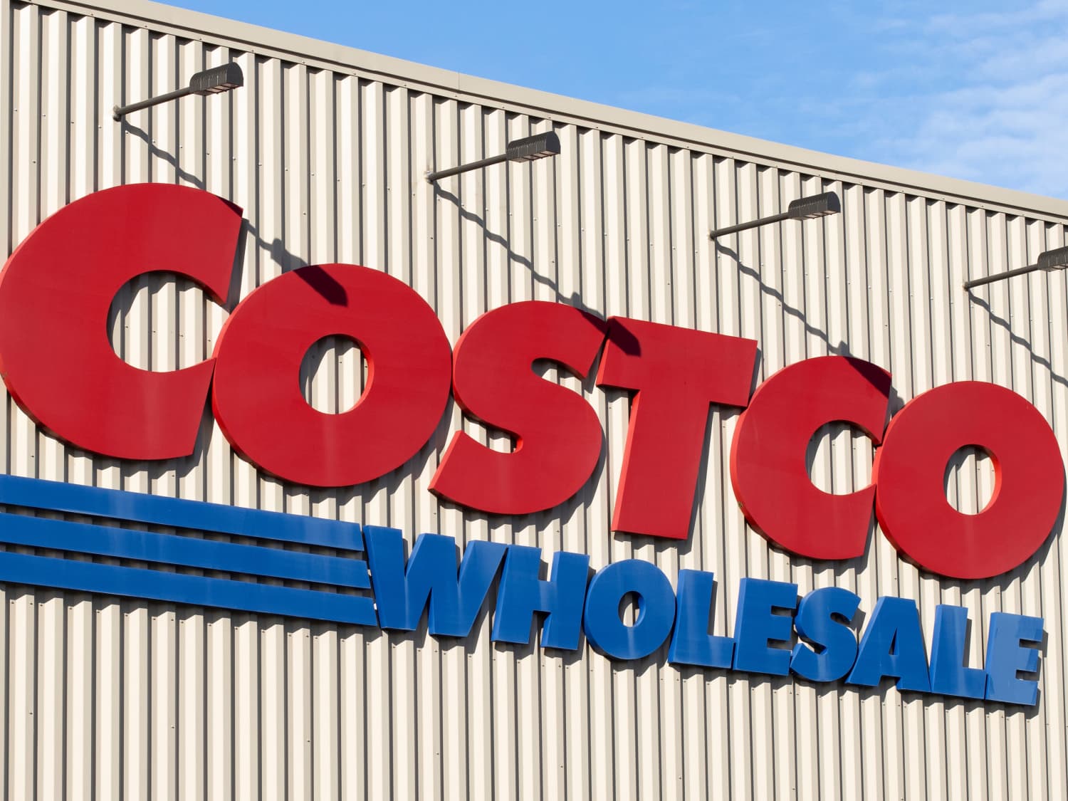 costco uk opening times new years day