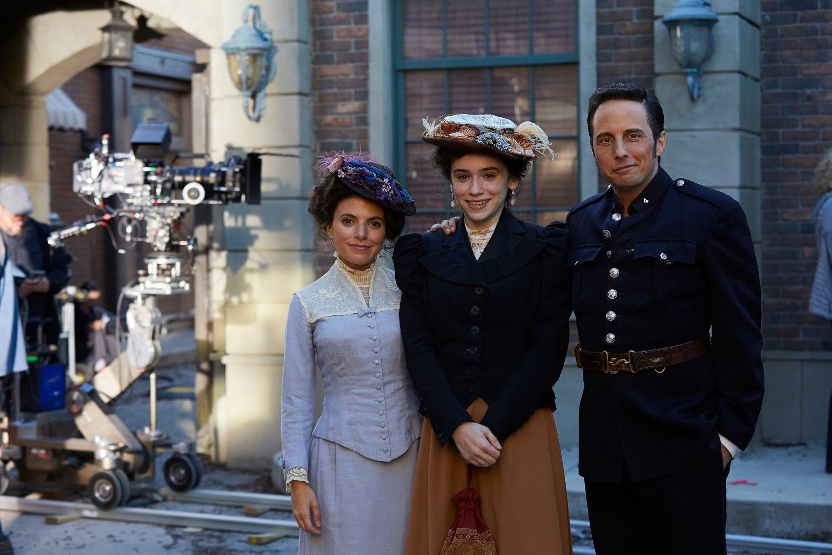 nina bloom murdoch mysteries