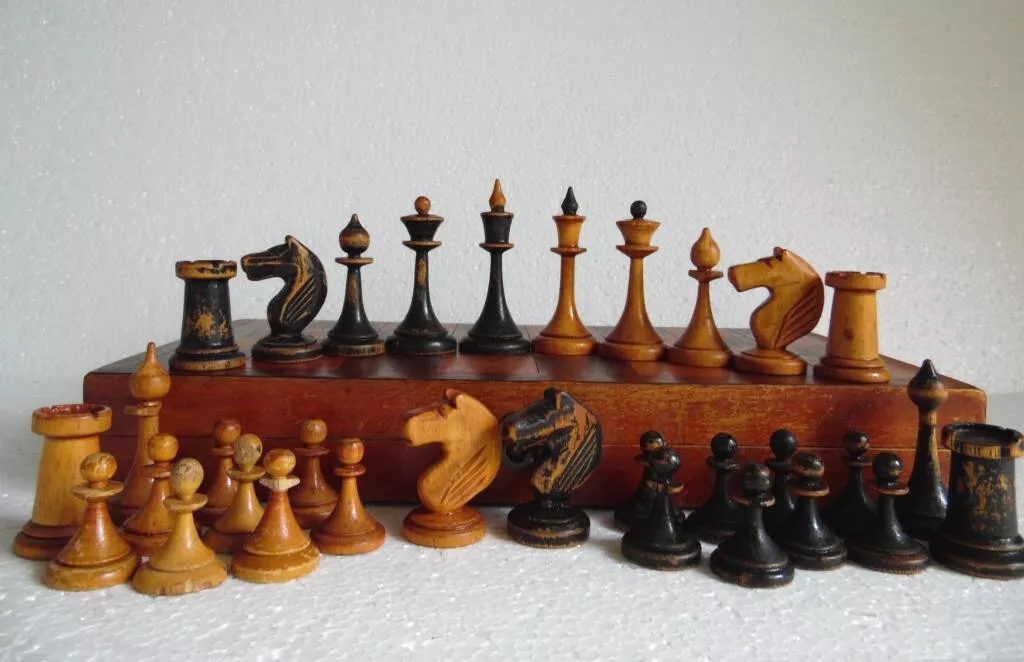 1970s chess set