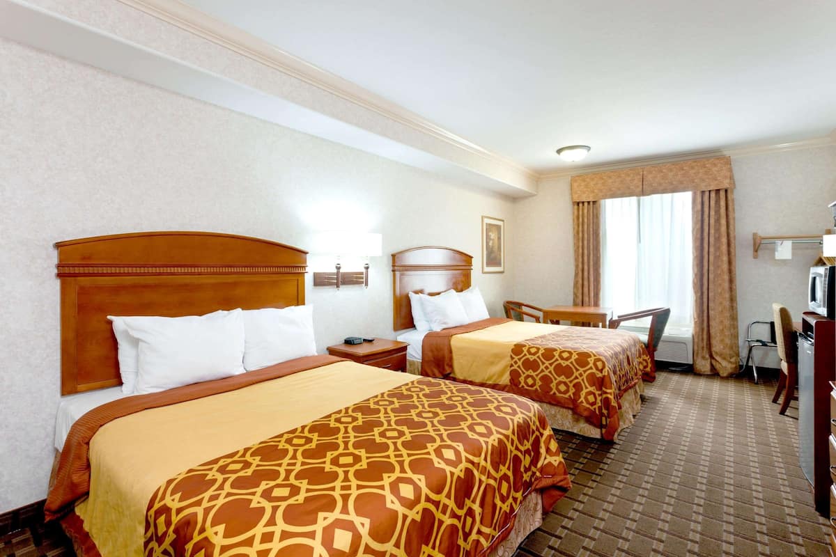 howard johnson hotel & suites by wyndham pico rivera