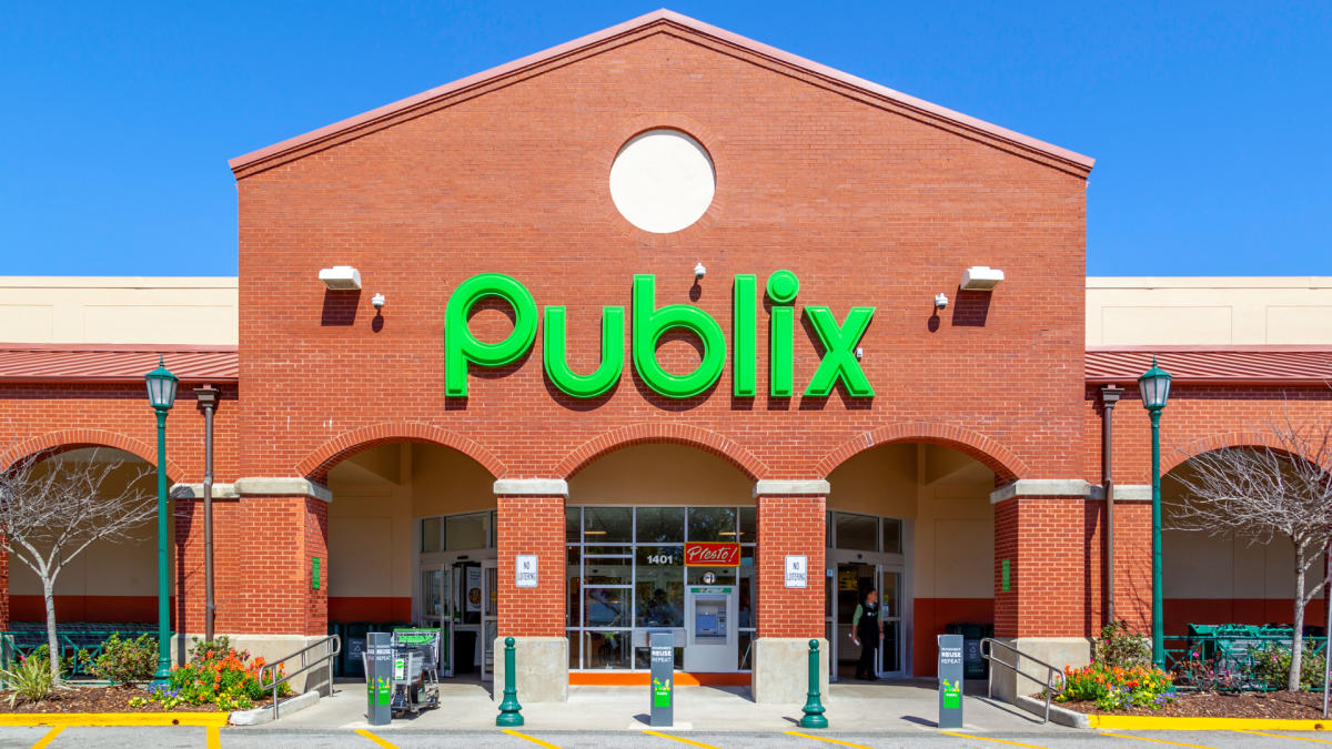 what time does publix close today