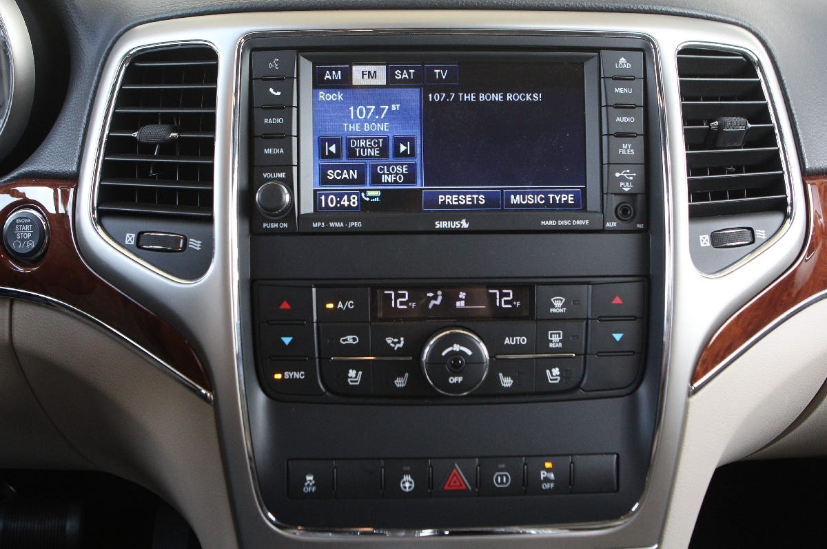 2011 jeep grand cherokee interior