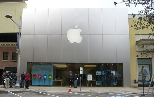 apple store at the domain