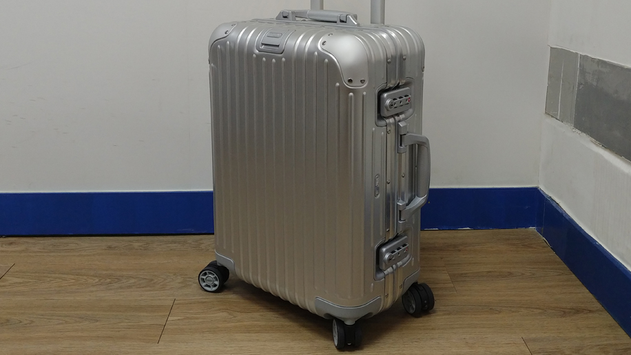 rimowa cabin luggage review