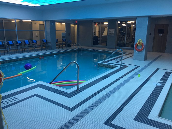 delta hotel swimming pool