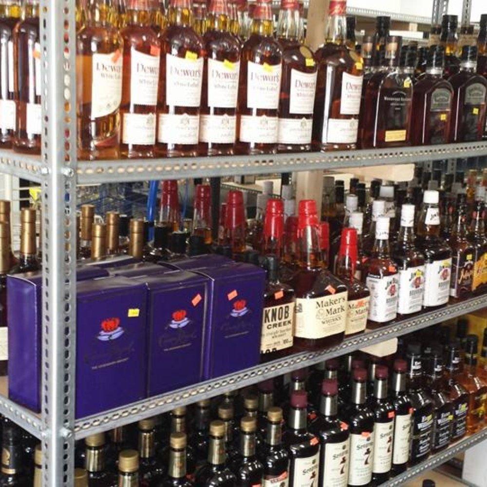 liquor store open now near me