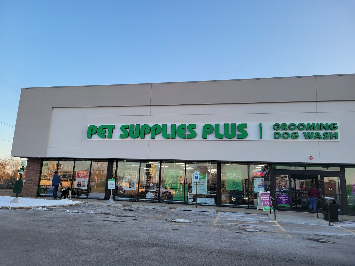 pet stores crystal lake