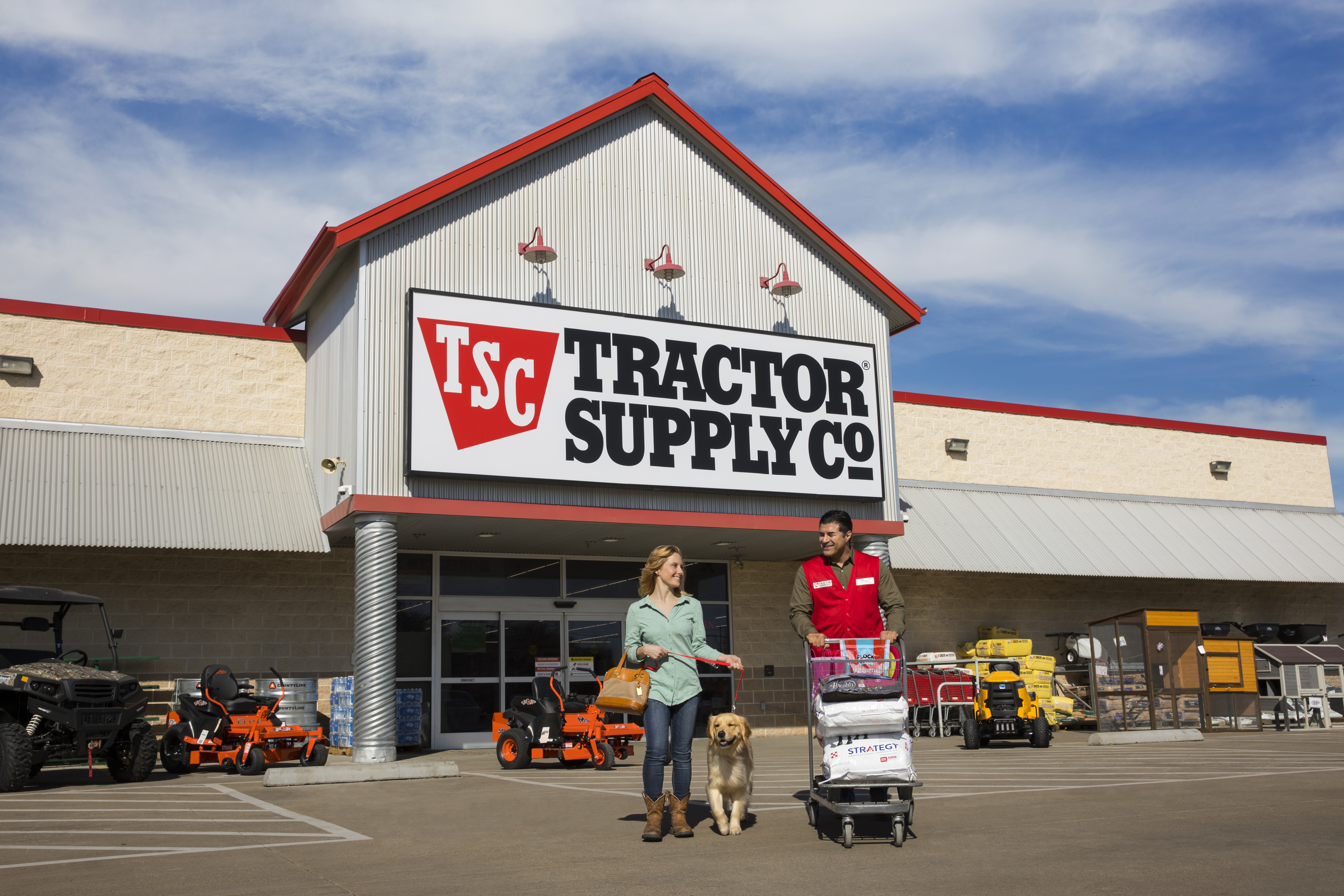 tractor supply hours