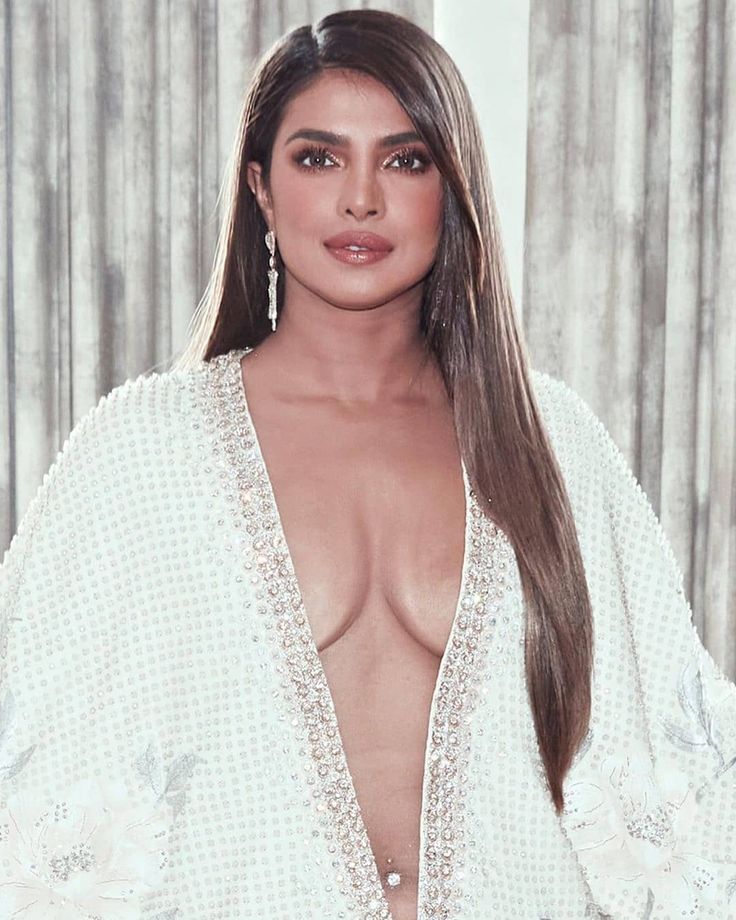 priyanka chopra bold pics