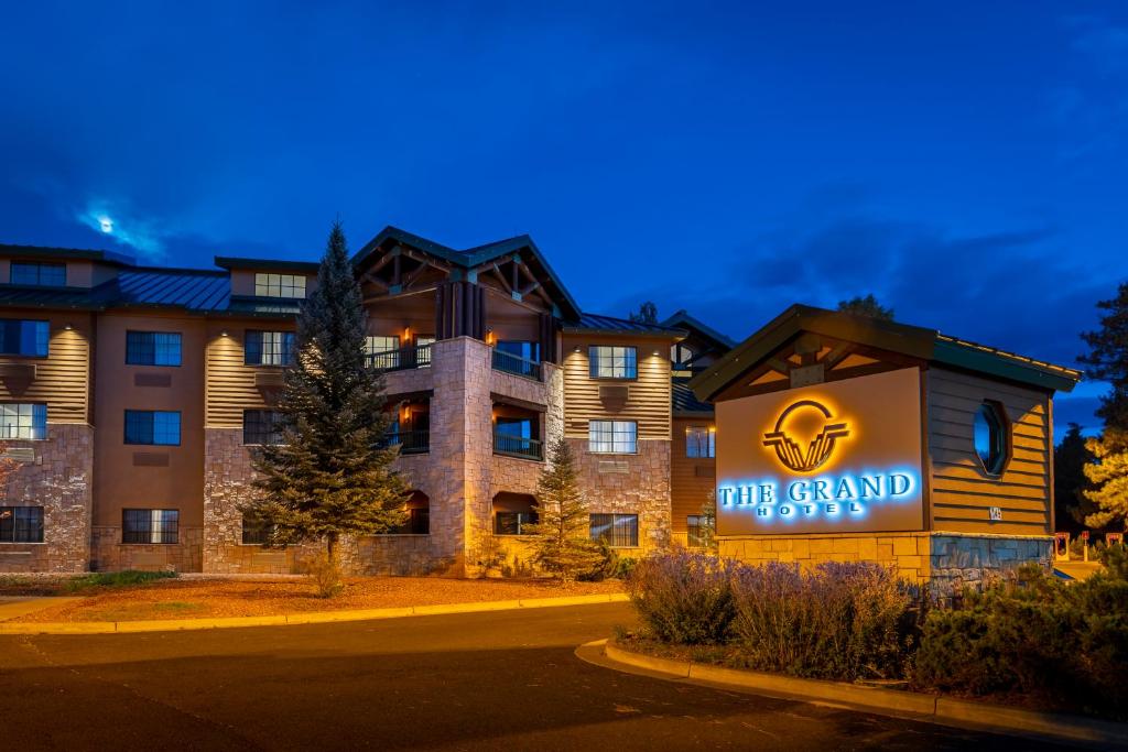 hotels at grand canyon village