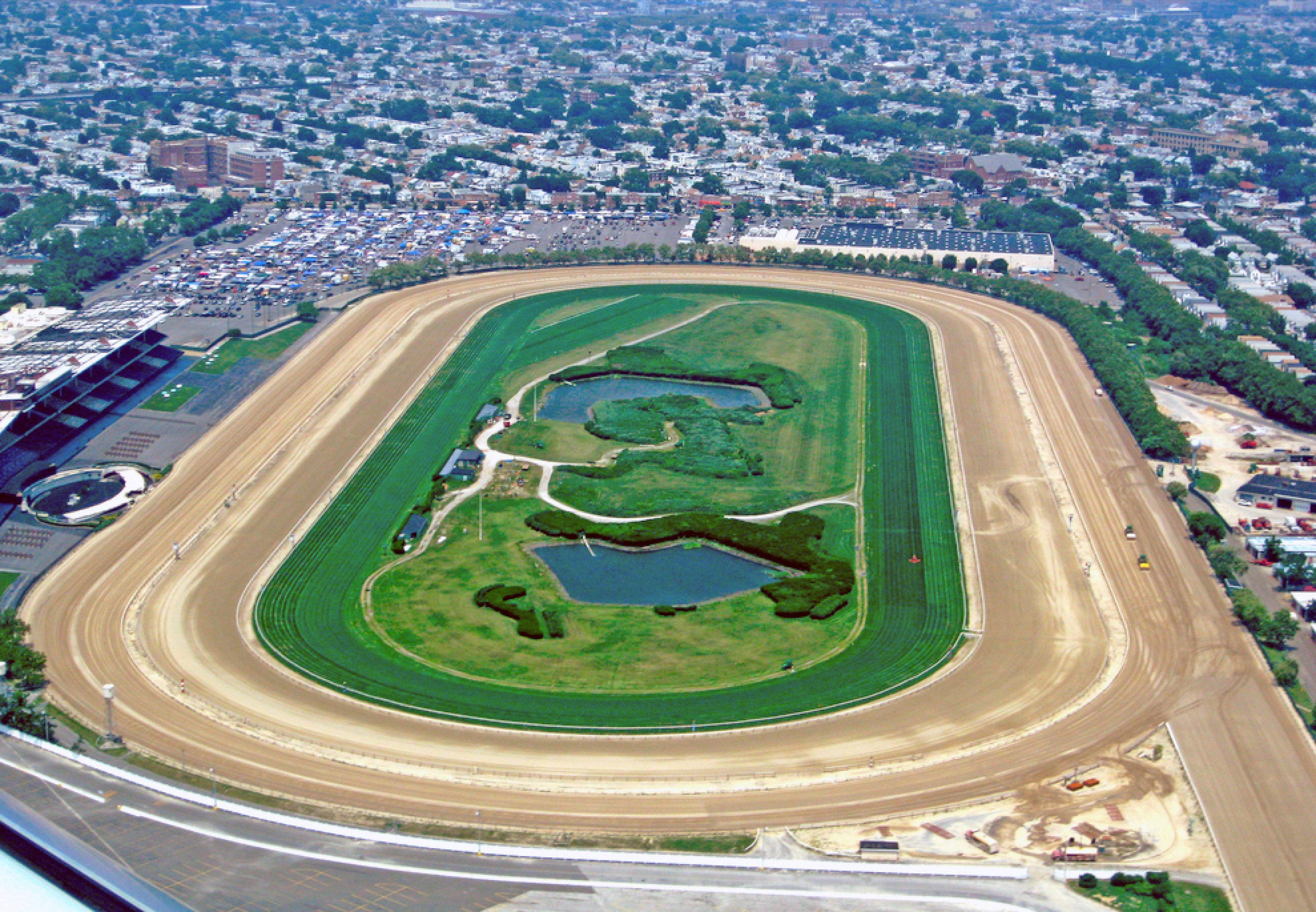 aqueduct racetrack live racing