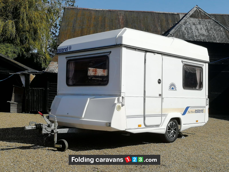 folding caravan esterel