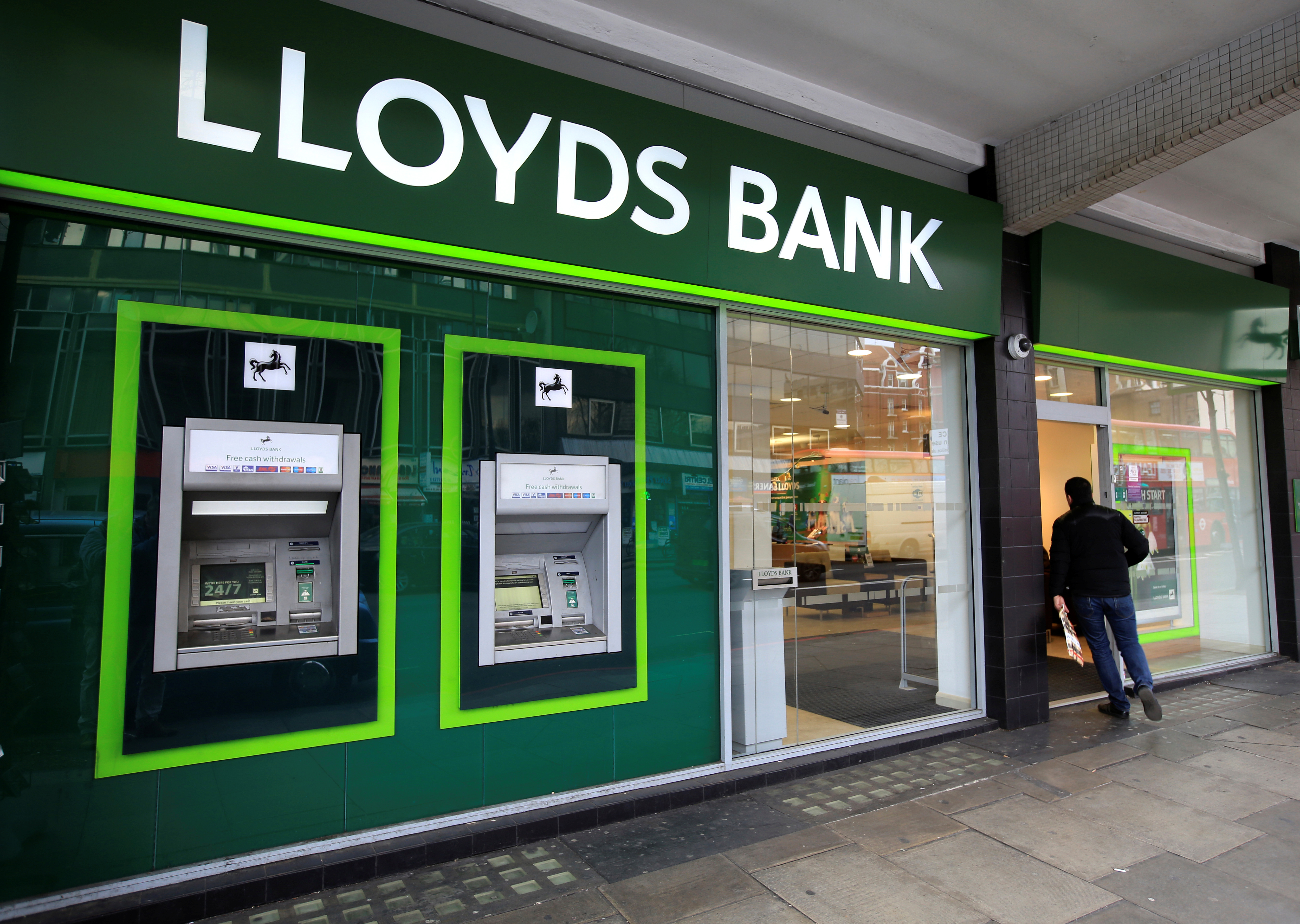 lloyds bank close to me