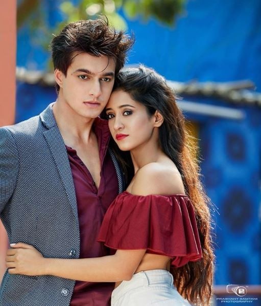 naira kartik picture