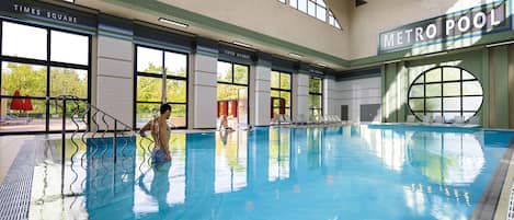 disney santa fe hotel swimming pool