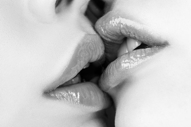 lesbianas besos con lengua