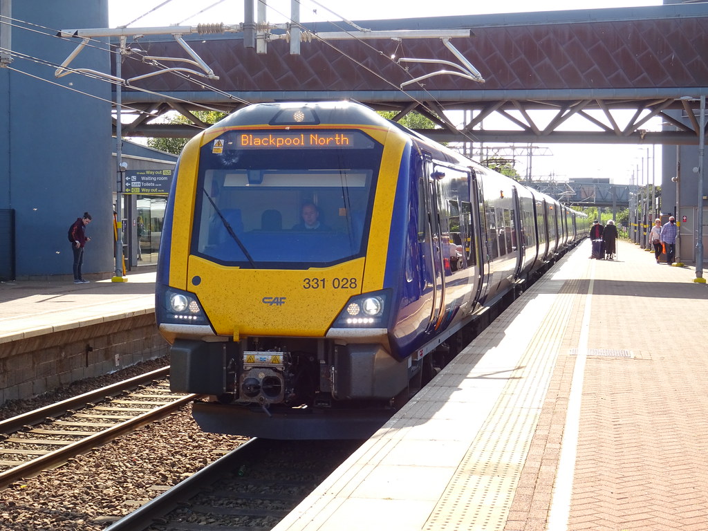 trains from st helens central to liverpool