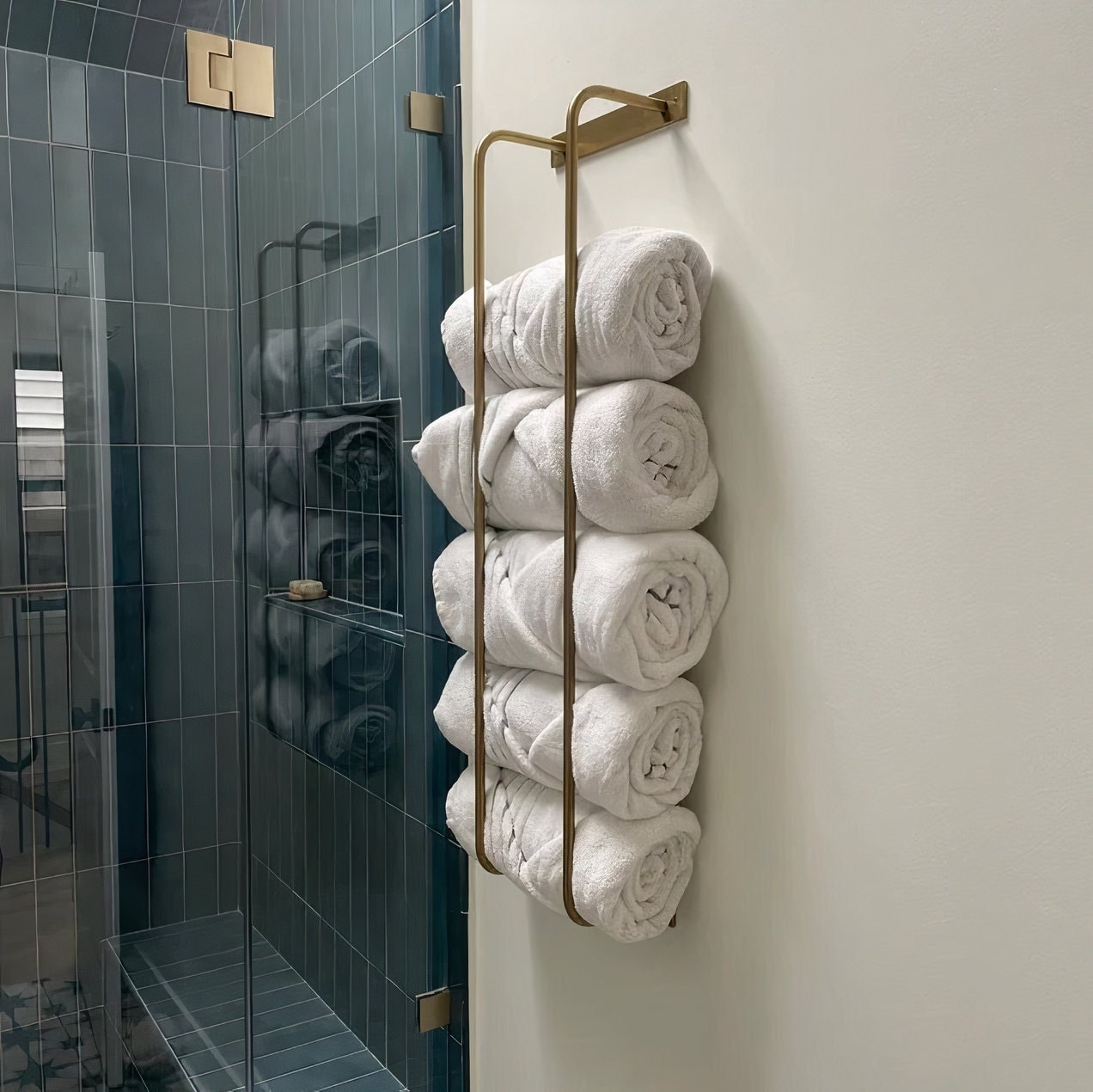 wall storage for towels