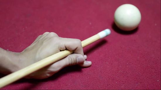 how to hold snooker stick