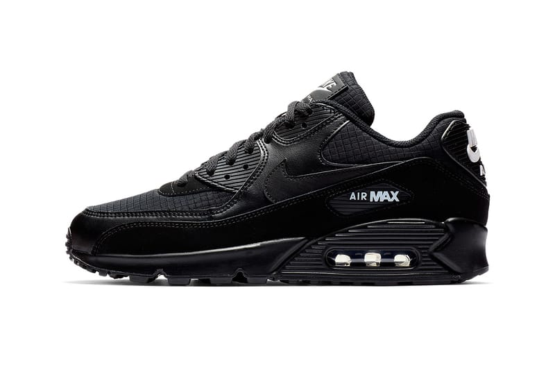 black on black air max 90