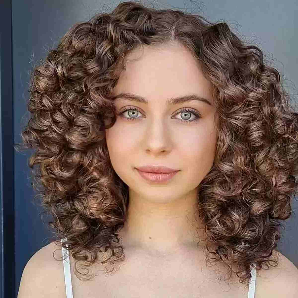 hairstyles for medium length hair curly