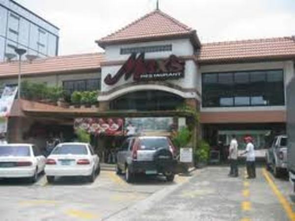 max restaurant quezon city