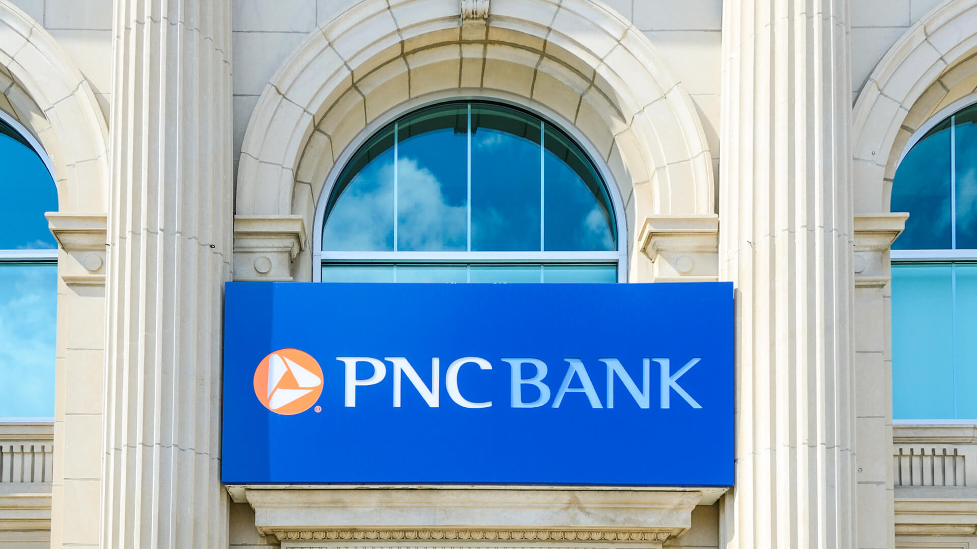 what time close pnc bank