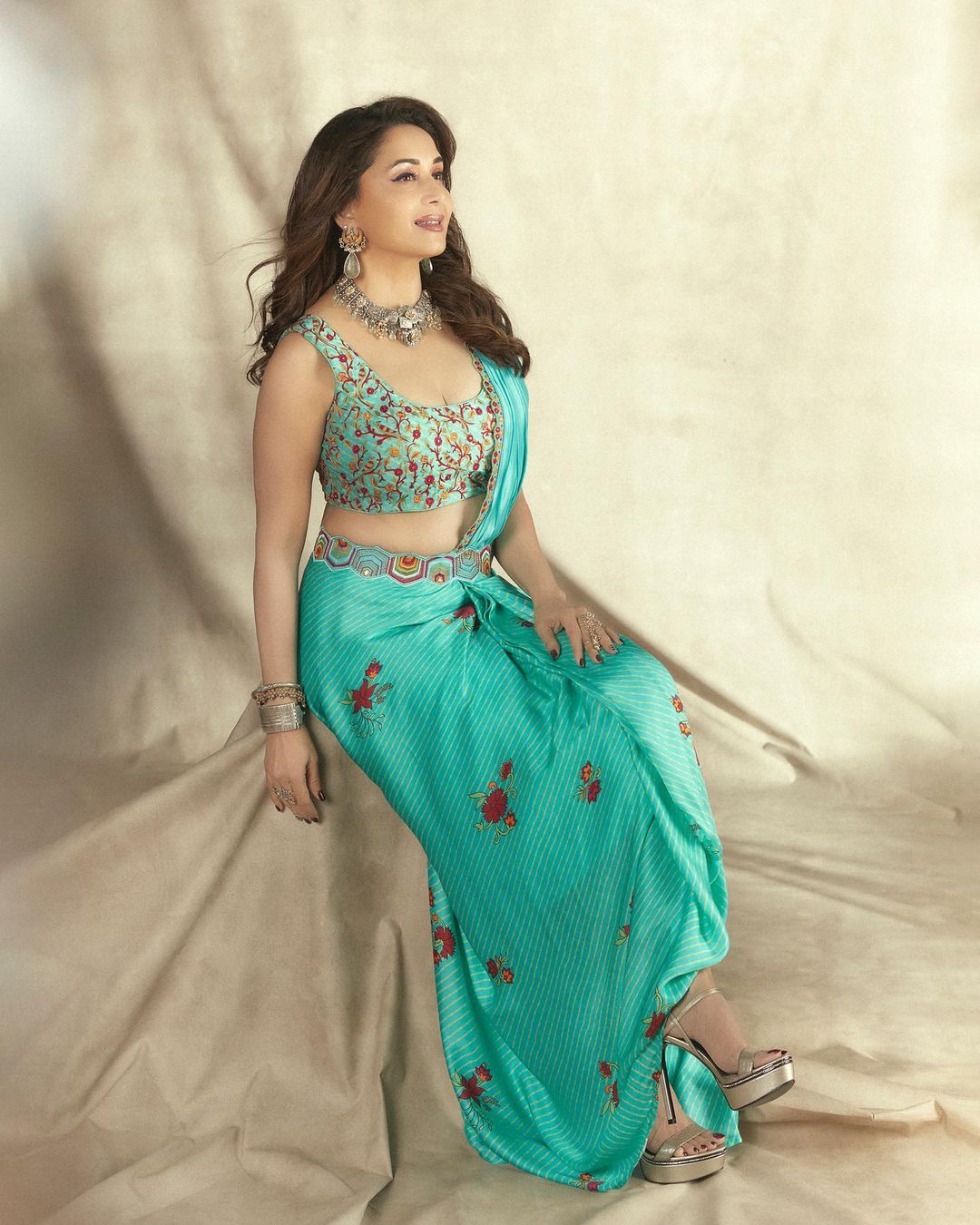 madhuri dixit sexy photo