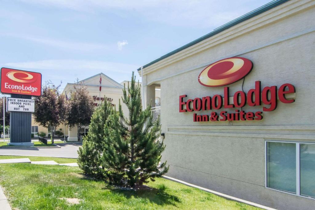 econo lodge university calgary