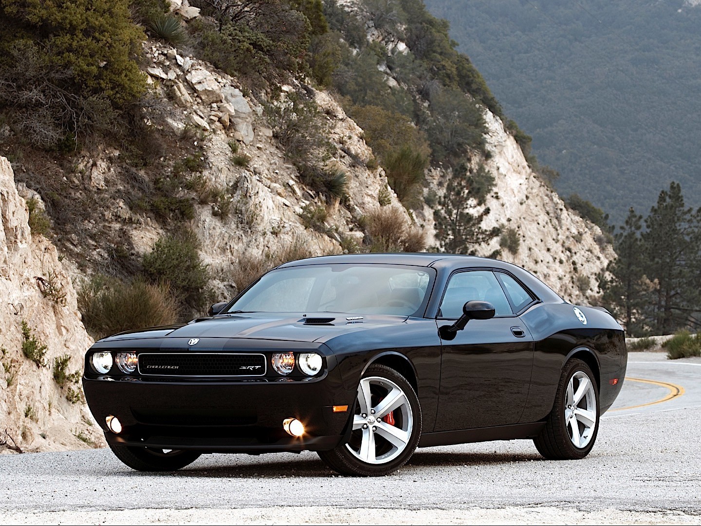 challenger srt8 specs