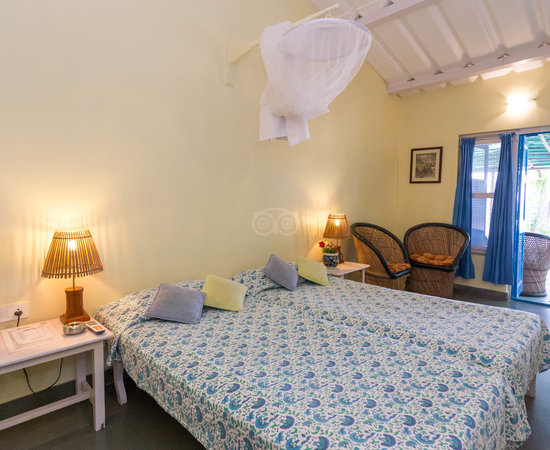 aksa beach rooms for couples