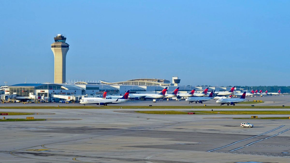 detroit metro flights