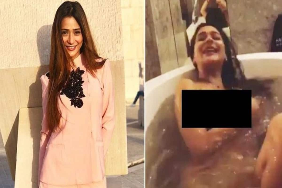 sara ali khan naked