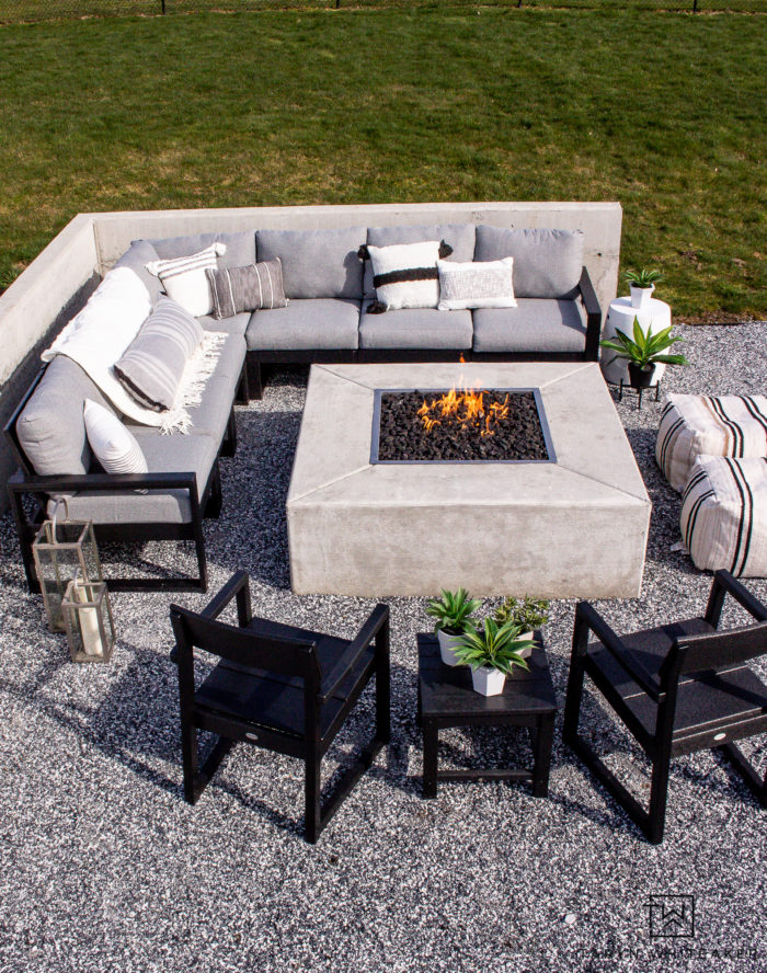 seats around fire pit