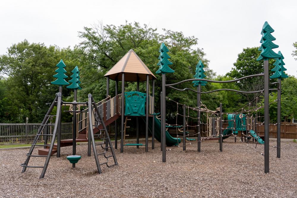 oaklandon play park