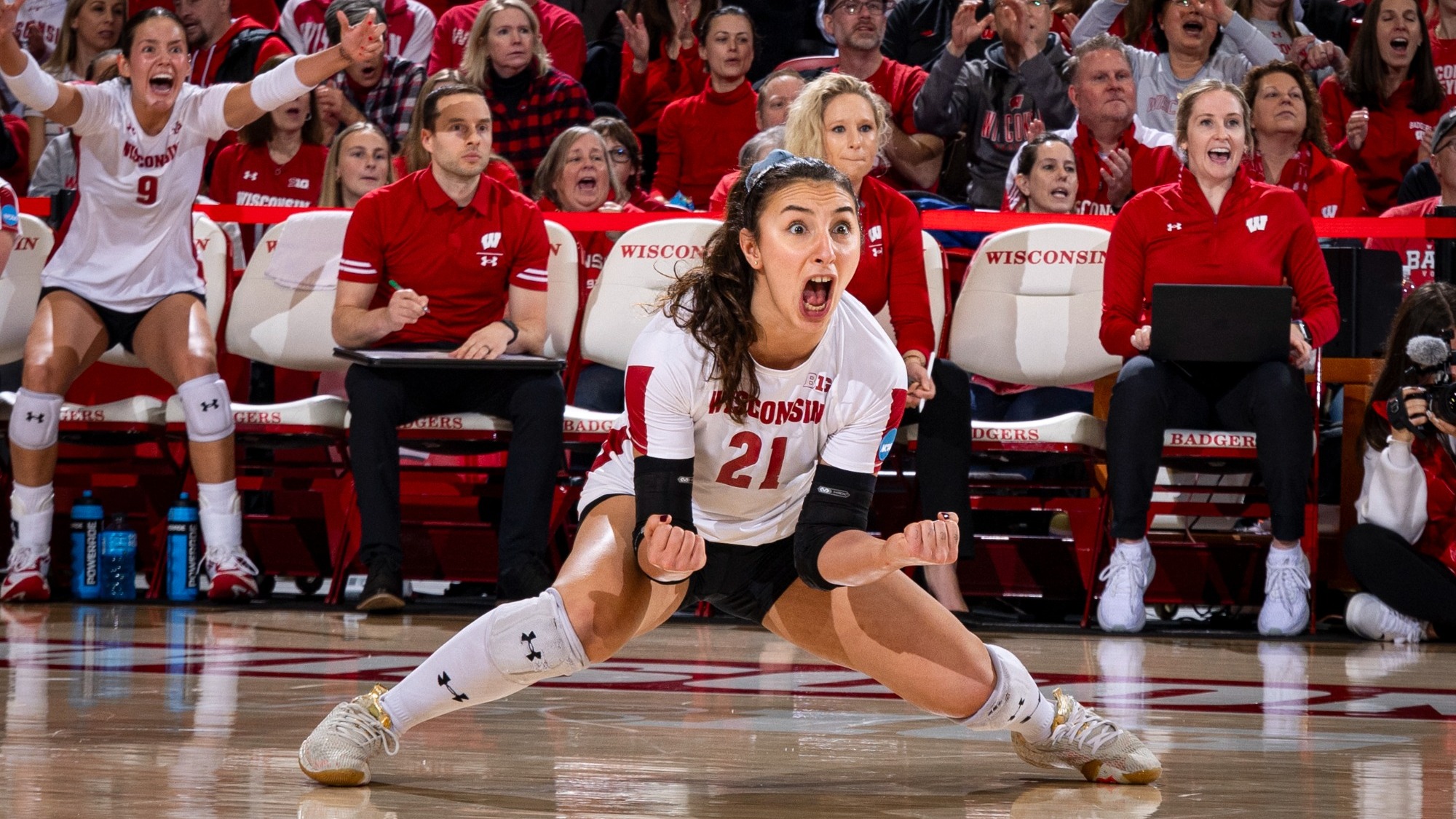 wisconsin volleyball photos