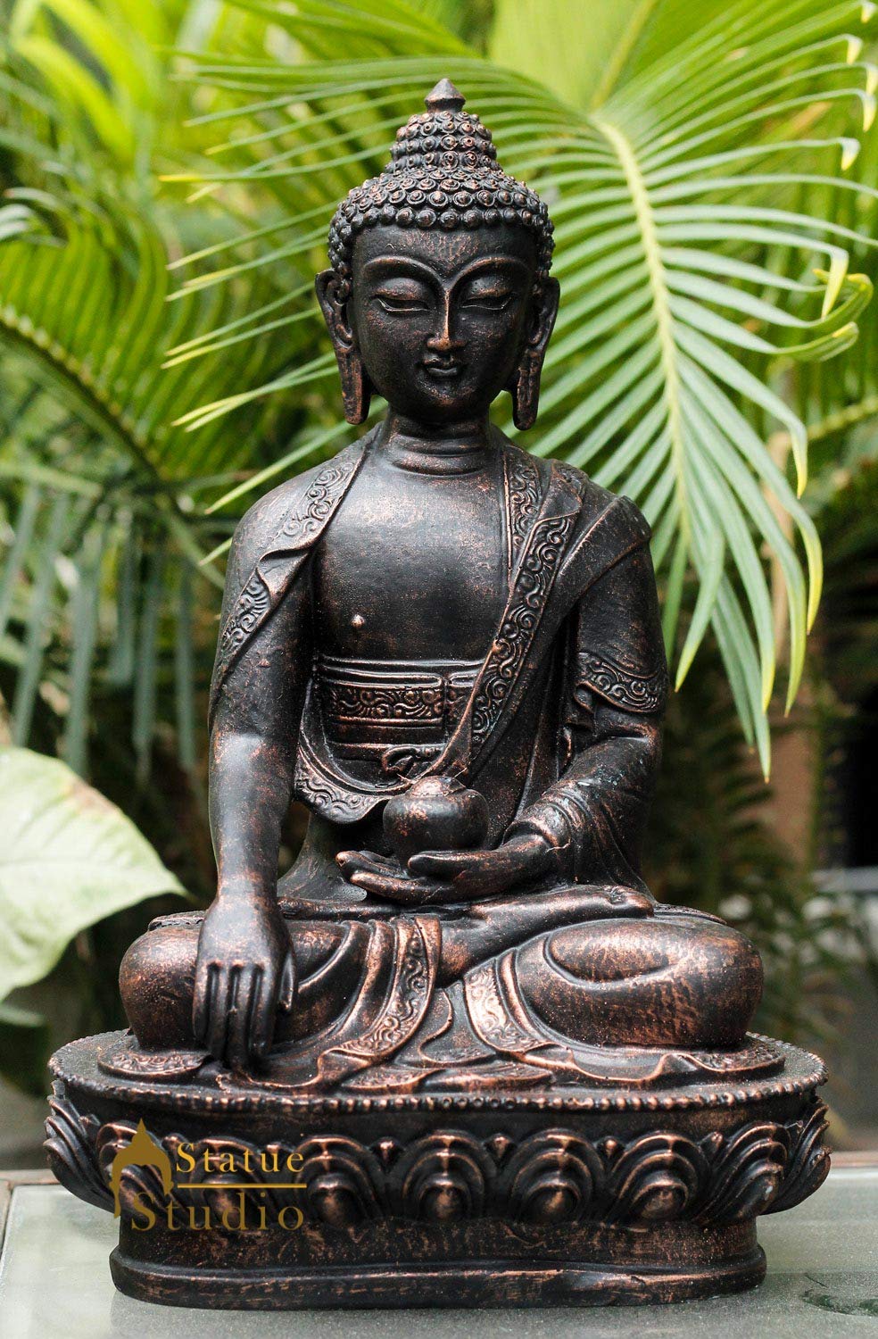 buddha statue showpiece