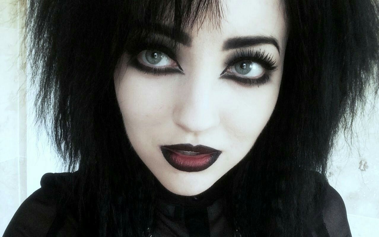 goth makeup