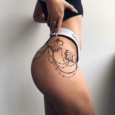 tatuaje gluteos mujer