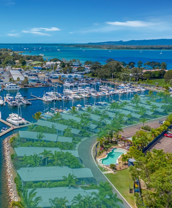 tin can bay marina bar and grill