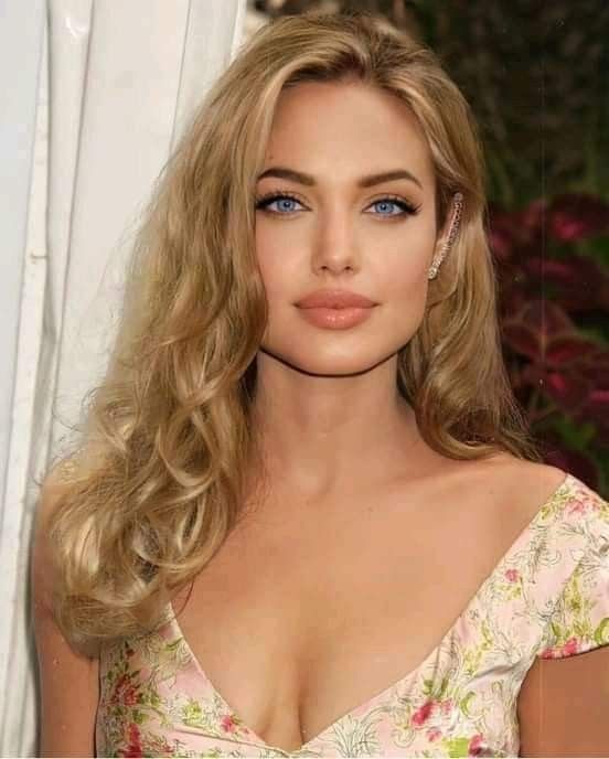 angelina jolie blonde