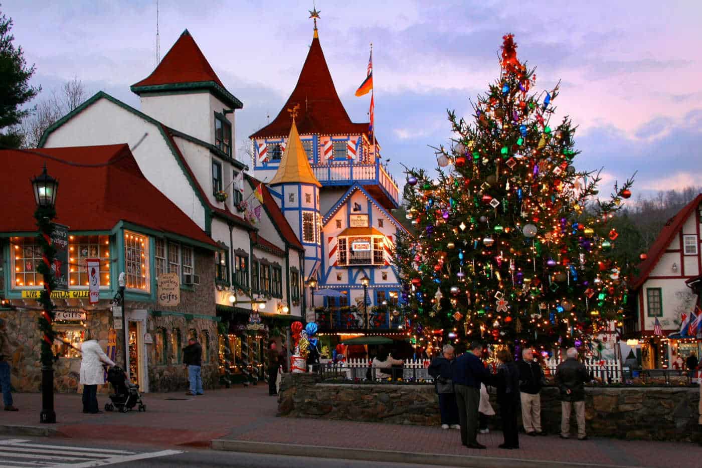 helen ga christmas parade 2022